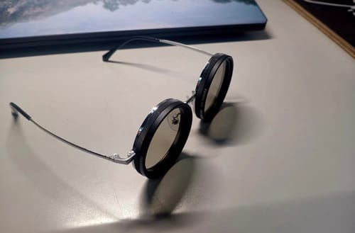 alluma. | Lunette à Teinte Ajustable.